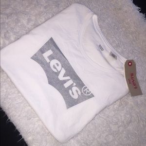 Levi’s Classic Logo Tee ✨